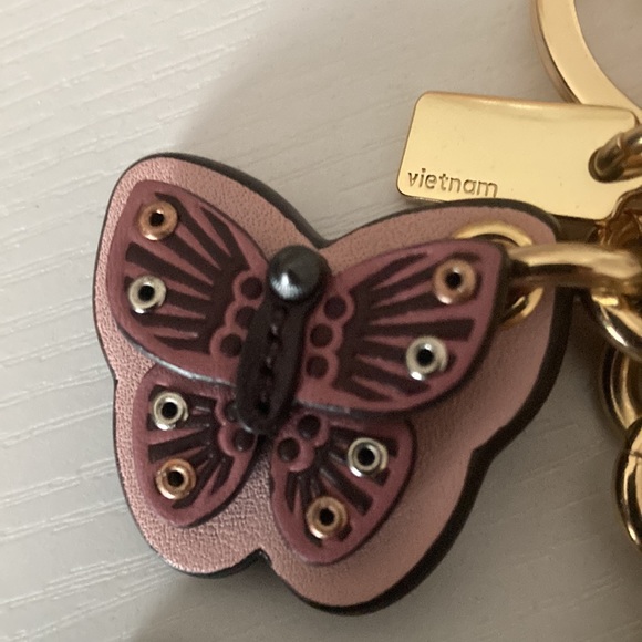 NWT Coach RARE Butterfly Cluster Charm keyring Pink with its pouch - Picture 5 of 9